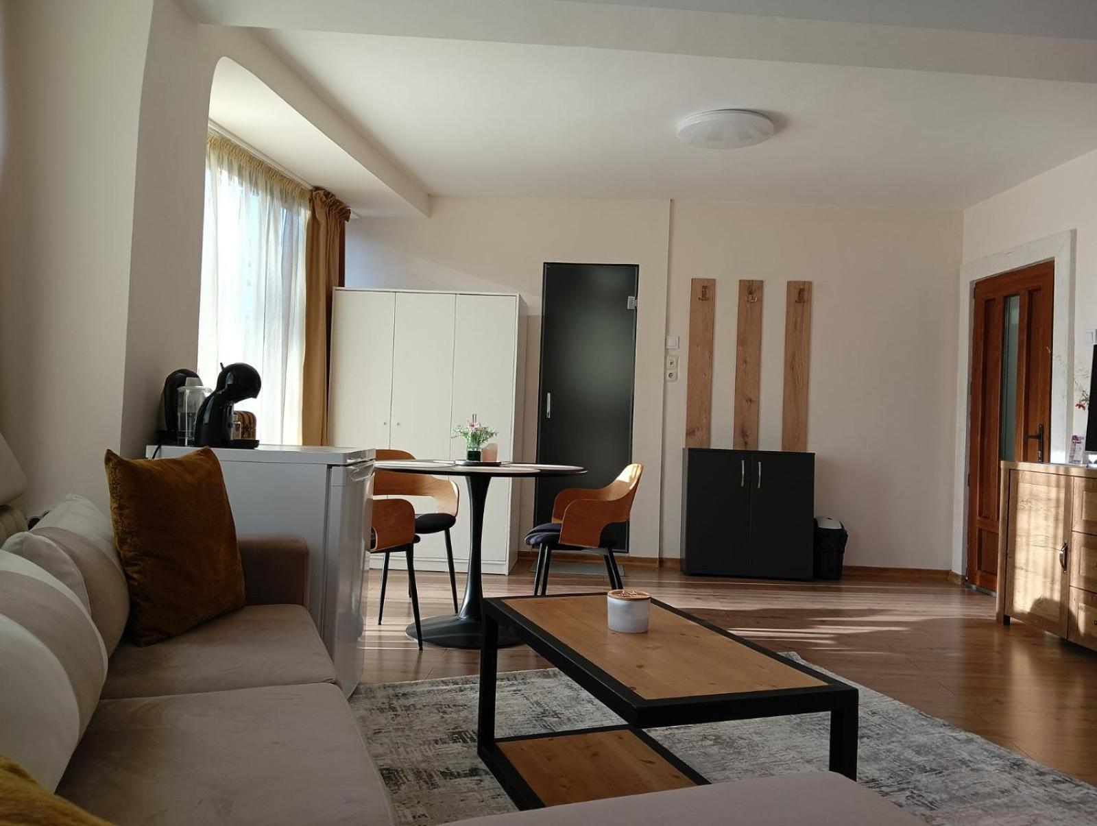 Cozy Studio With French Windows, Mrenicov 普罗夫迪夫 外观 照片